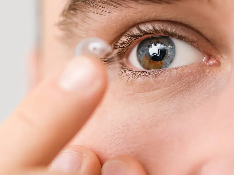 ¿Por qué veo mucho mejor con lentes rígidos o esclerales que con lentes blandos?