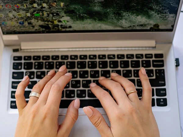 Protege tus ojos de las pantallas