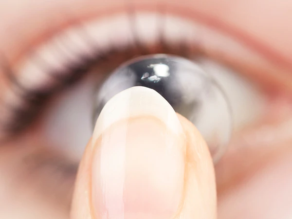 ¿Que se siente usar un lente de contacto blando por primera vez?