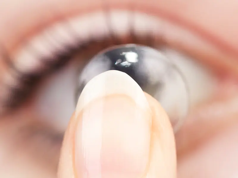 ¿Que se siente usar un lente de contacto blando por primera vez?