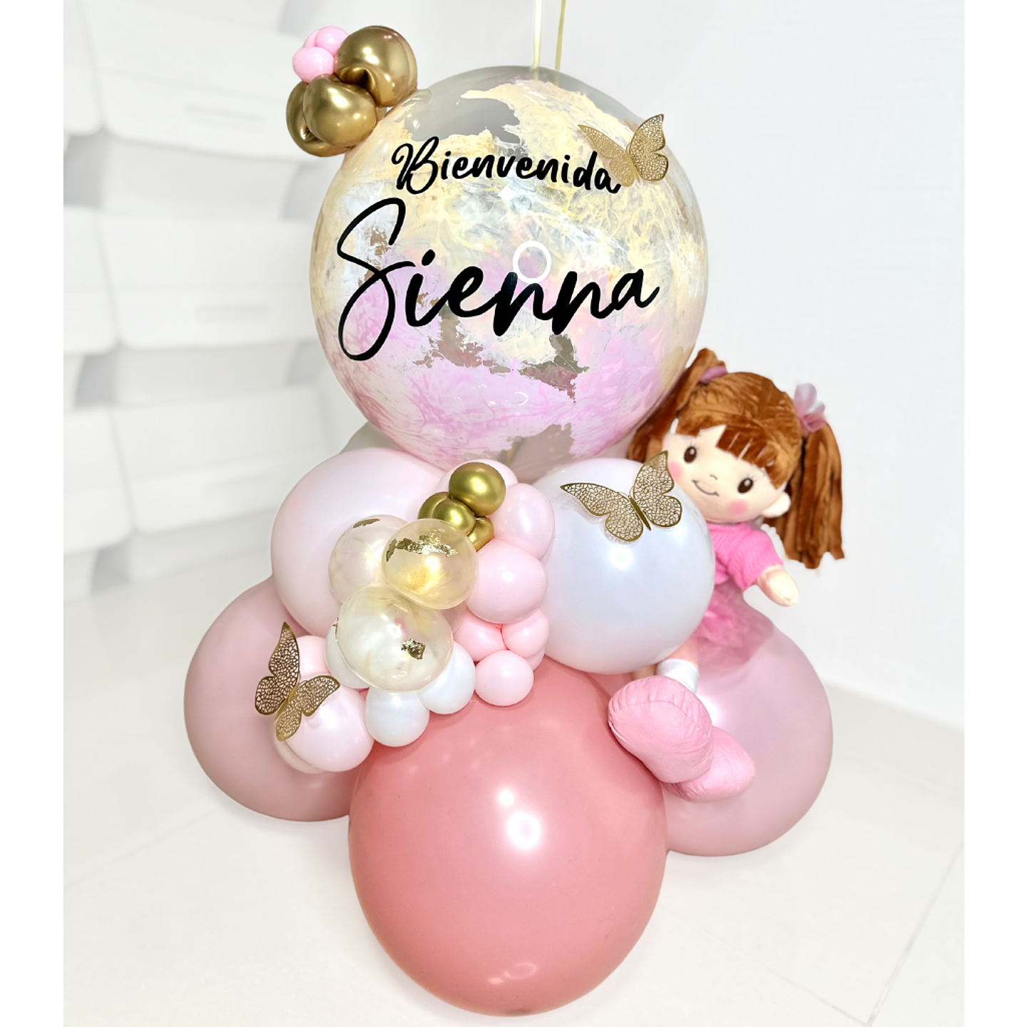 Bouquet Globos Bienvenida con Muñeca de Apego 2