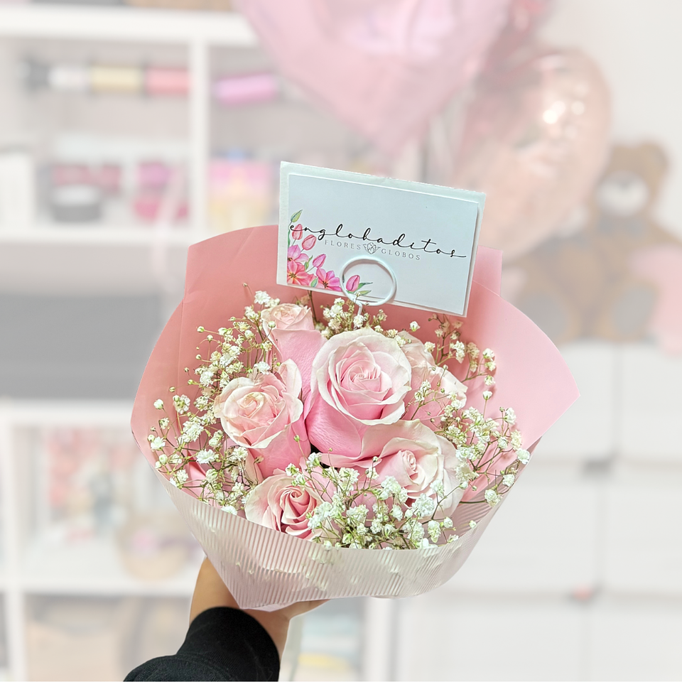 Ramo 6 Rosas y Gypsophila 1