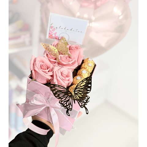 Caja 6 Rosas y 5 Bombones