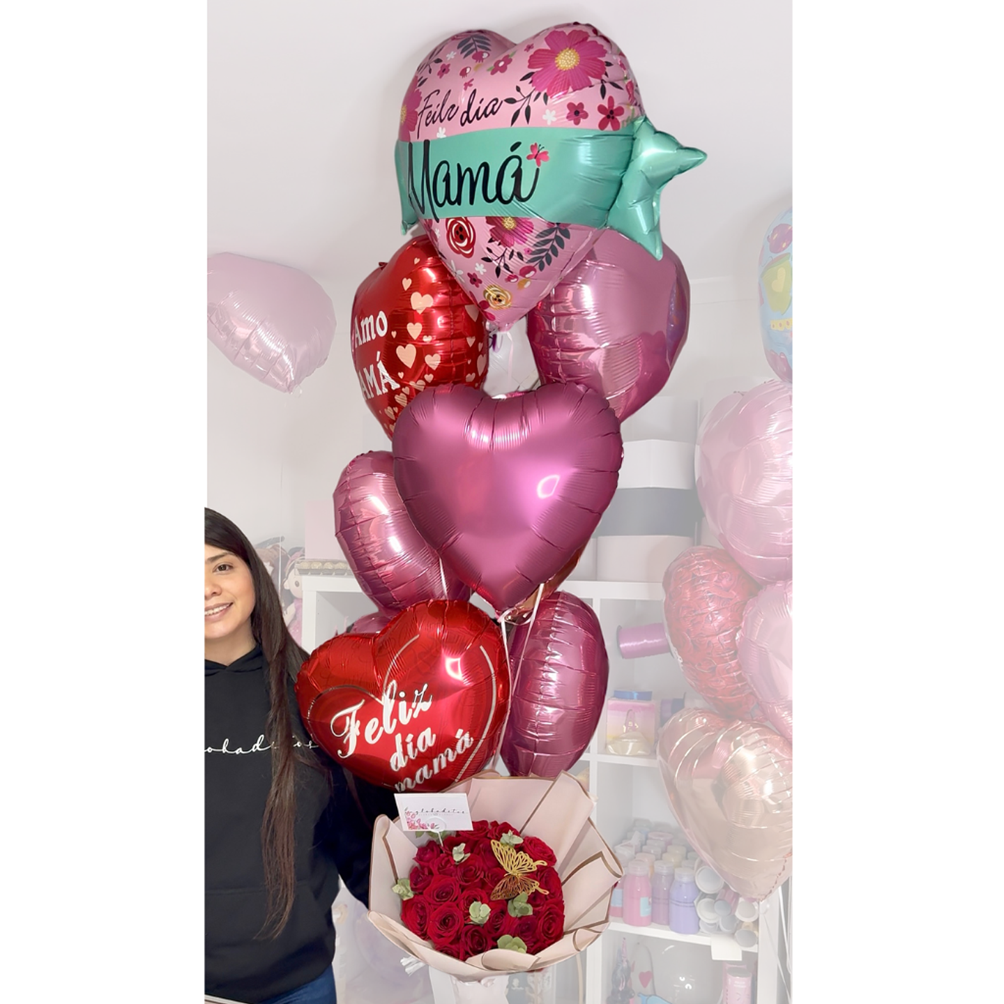 Ramo de 24 Rosas, Eucalipto más 10 Globos con helio. 1