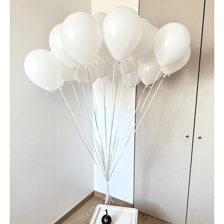 Racimo de globos blancos R9 23cm con Helio 1