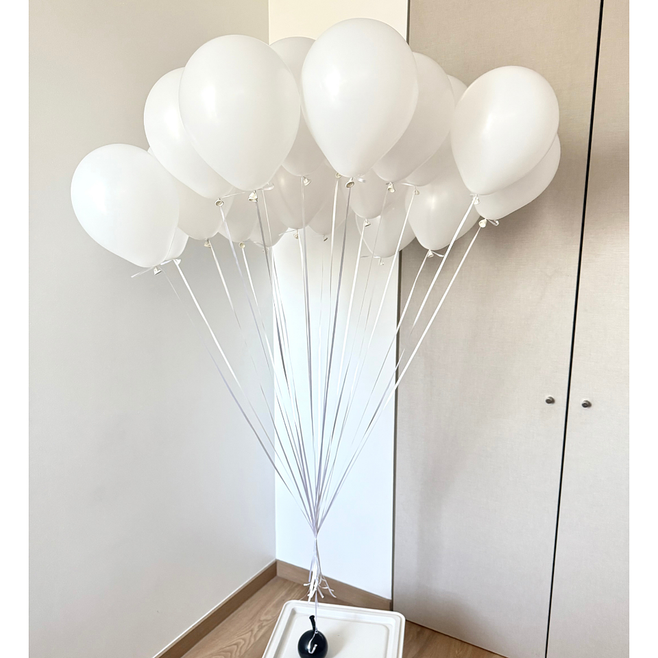 Racimo de globos blancos R9 23cm con Helio 1