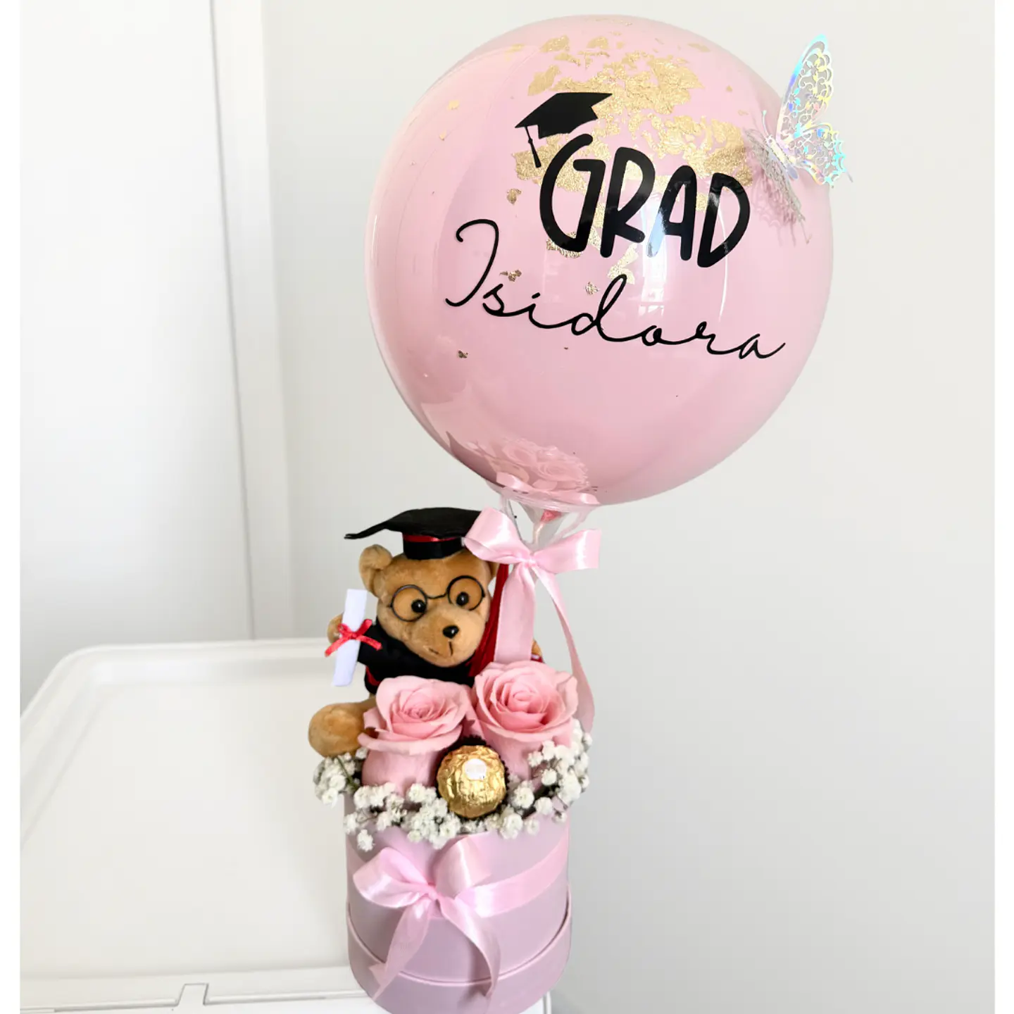 Box de Graduación con Rosas, Oso Graduado y Globo Burbuja Personalizado 1