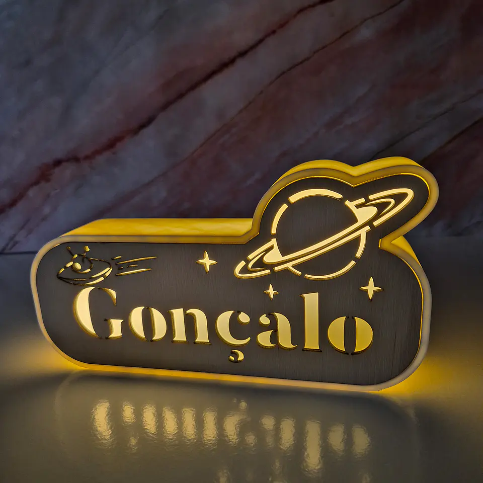Candeeiro Madeira - Planeta [Nome Personalizável] 1