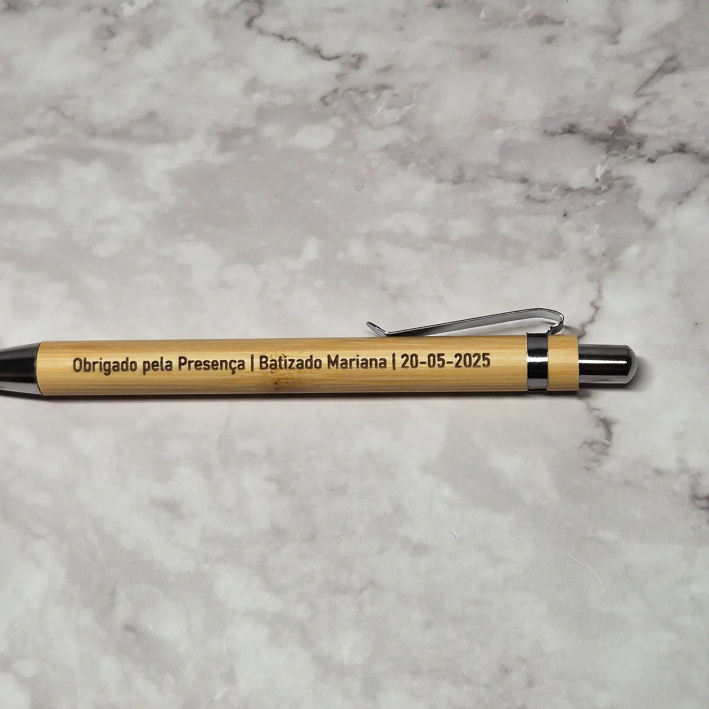 Bolígrafo de bambú personalizable 3