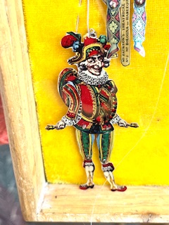 Muñecos articulados de lata