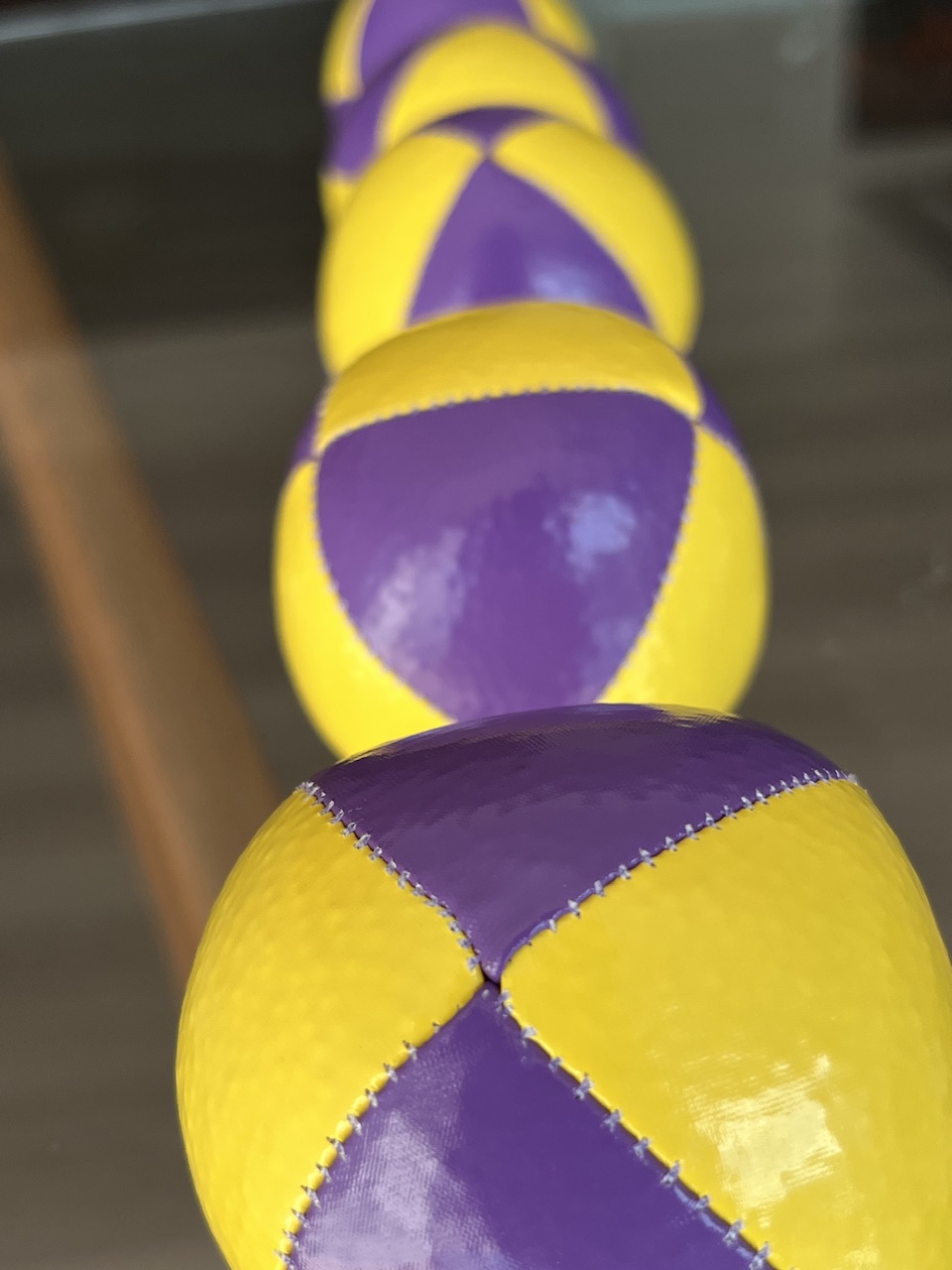 Beanbags Full juggling 8 paneles Charol amarillo y morado.