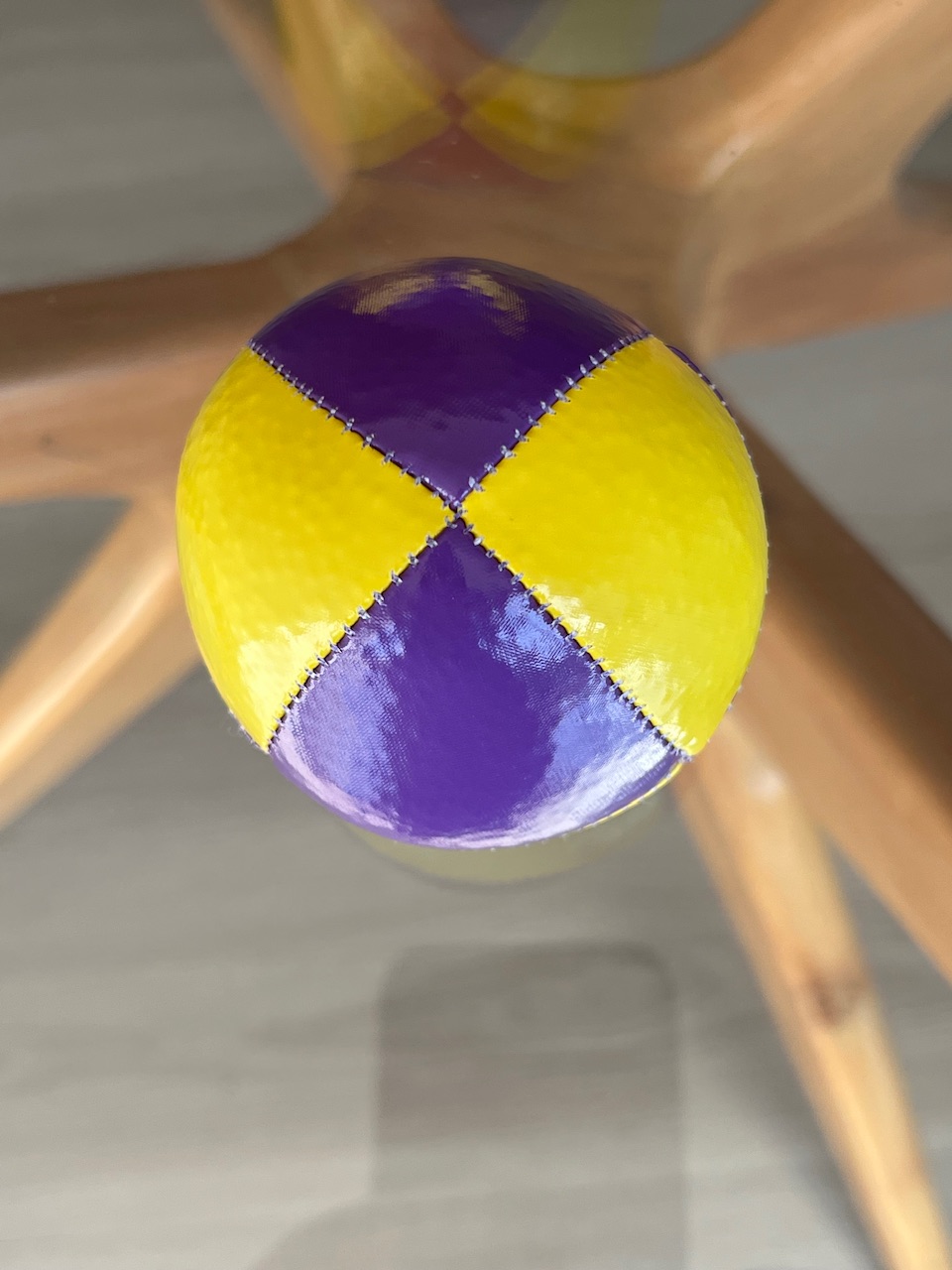 Beanbags Full juggling 8 paneles Charol amarillo y morado.