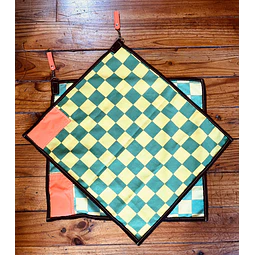 Banderas cuadros verdes y amarillos