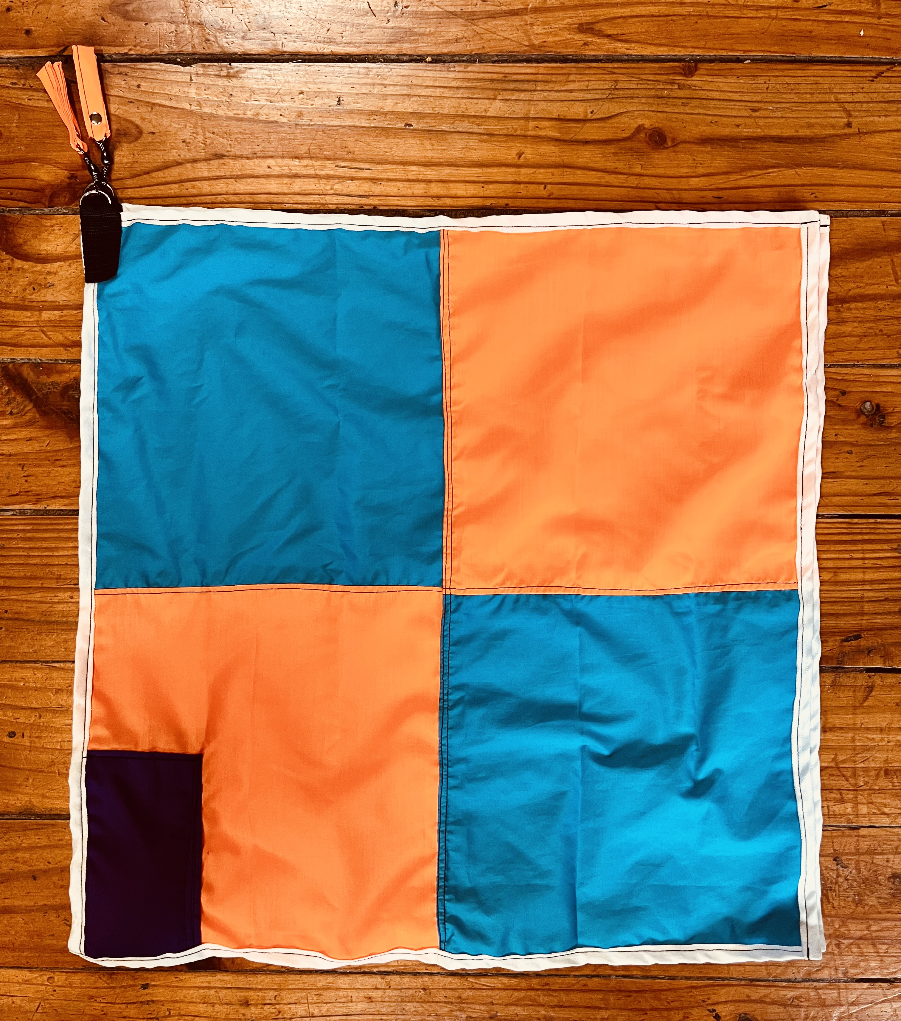 Banderas cuadros calypso y naranjo