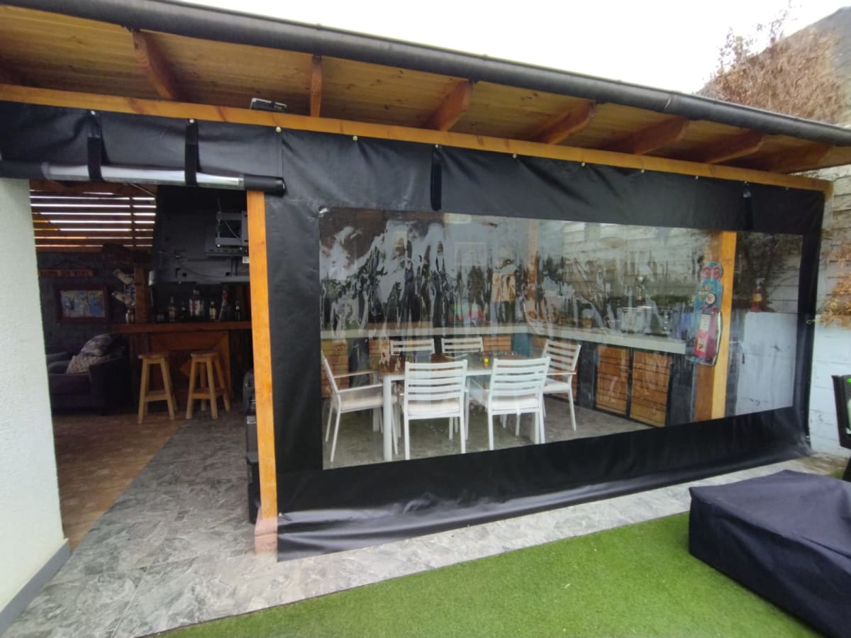 Cierre de Terraza negra de 4x2.4 mt 1