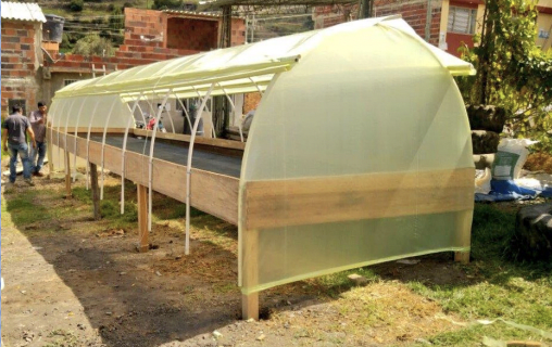 Plastico invernadero 6.00 m ancho, con UV, 200 micrones de espesor  2