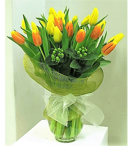 Florero de 30 tulipanes