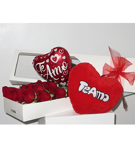 Caja 12 Rosas con Globo y Corazón