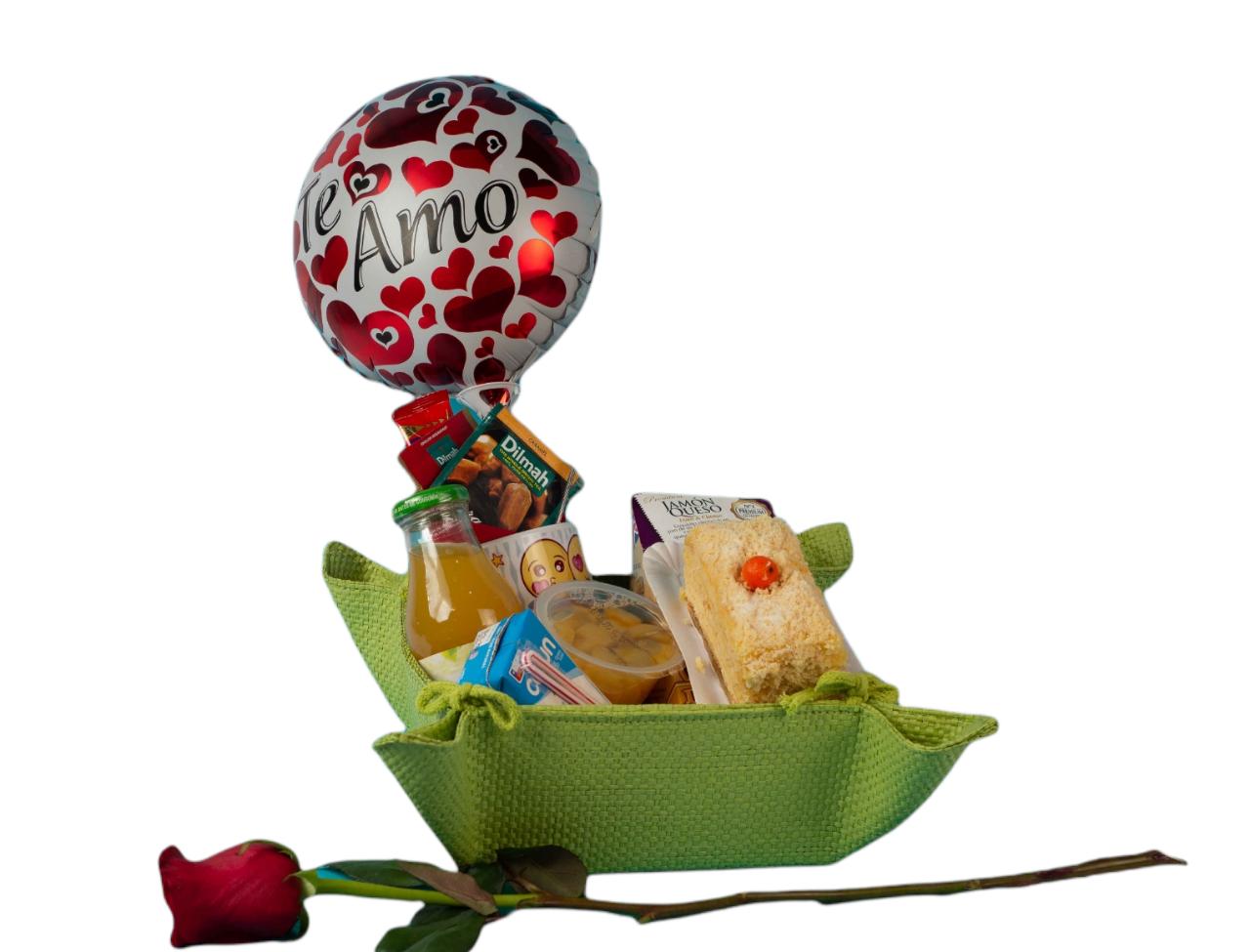 Desayuno Once Romántico con Rosa y Globo Amor | Envía Energía de Amor