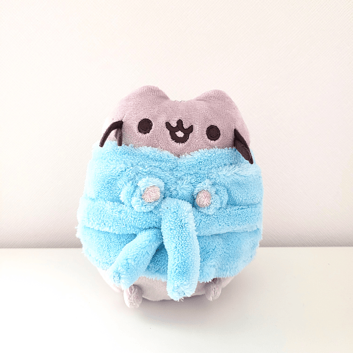 Peluche Pusheen Bata Azul 1