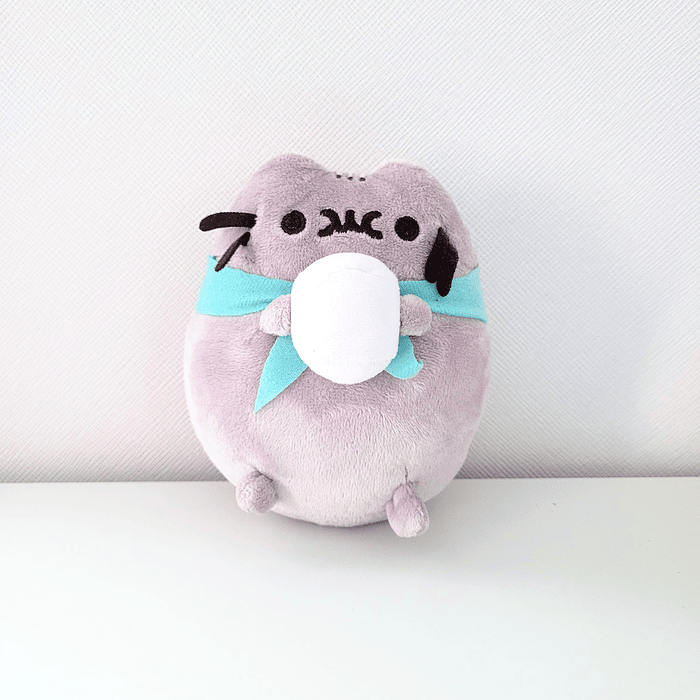 Peluche Pusheen con un Marshmallow 1