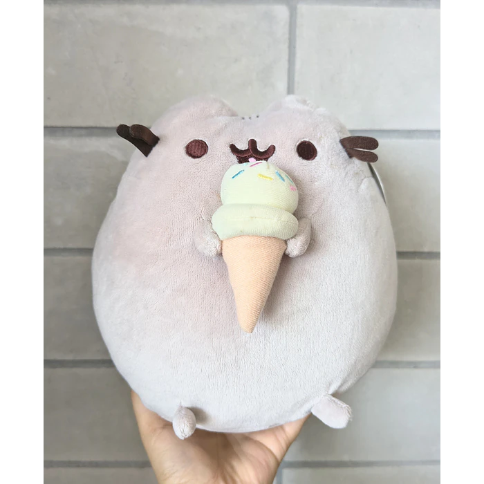 Peluche Pusheen con un helado  1