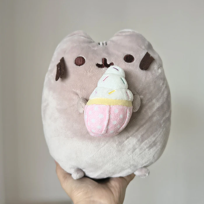 Peluche Pusheen con Cupcake  1