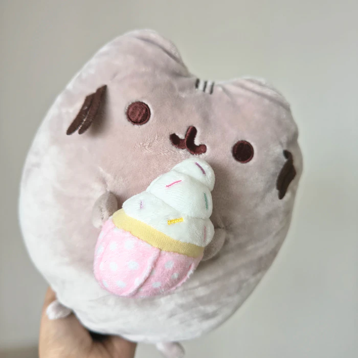 Peluche Pusheen con Cupcake  2