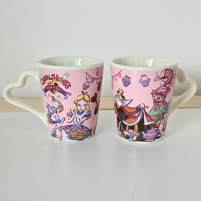 Pack 2 Tazas Alicia en el País de las Maravillas  Disneyland Tokyo Queen of Hearts Banquet Hall 1