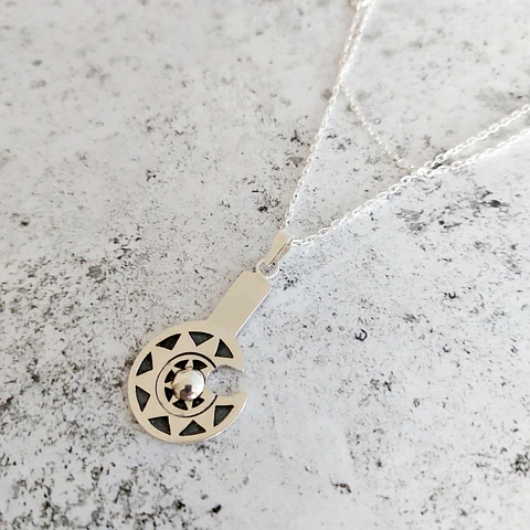 Collar Mapuche Toki Kura envejecido hecho a mano en plata 950