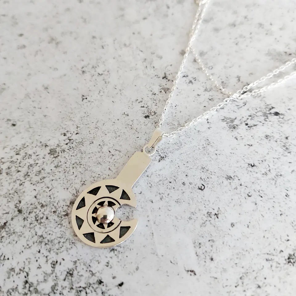 Collar Mapuche Toki Kura envejecido hecho a mano en plata 950 1