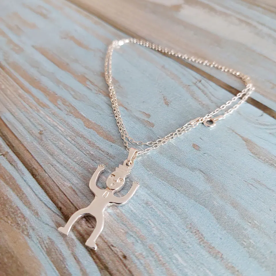 Collar Mapuche Pillán hecho a mano en plata 950 1