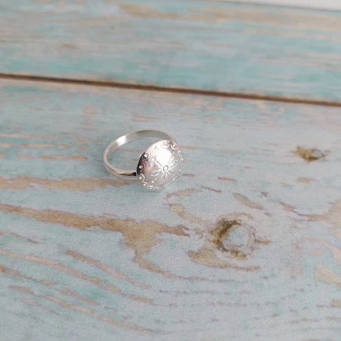 Anillo Mapuche Flor del Canelo hecho a mano en plata 950