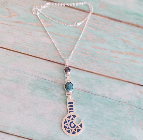 Collar Toki Kura Mapuche con piedra Onix negro y Turquesa