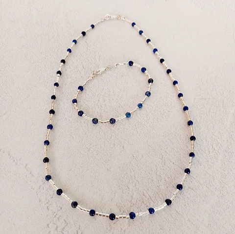 Conjunto Collar y pulsera de Mostacillas redondas de plata 950 y Lapislázuli
