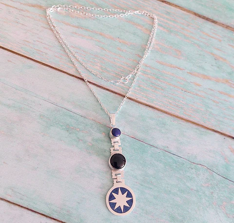 Collar Lucero de la mañana hecho en plata 950 con piedra Lapislázuli y Onix negro