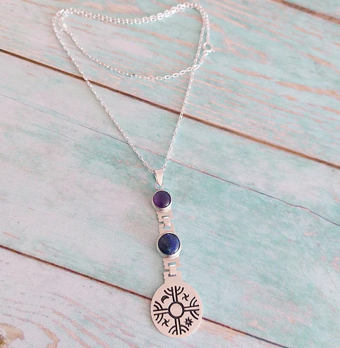 Collar Kultrún hecho a mano en plata 950 con Piedra Amatista y Lapislázuli