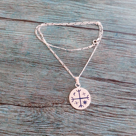 Collar Kultrún fondo de Lapislázuli hecho a mano en plata 950