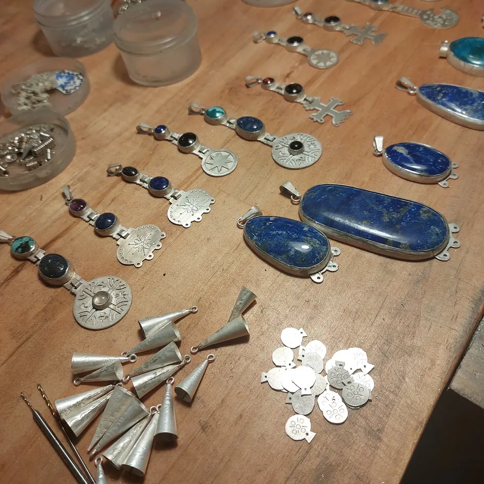 Collar de plata 950 con piedra Lapislázuli y cadena Mapuche 3