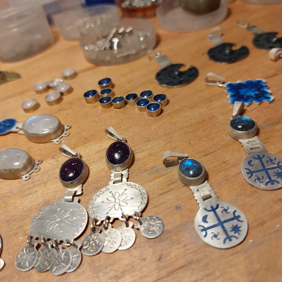 Collar Mapuche hecho en plata 950 con Piedra Amatista 4