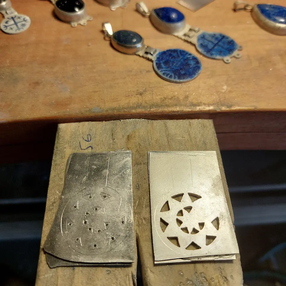 Collar Mapuche Toki Kura envejecido hecho a mano en plata 950 3