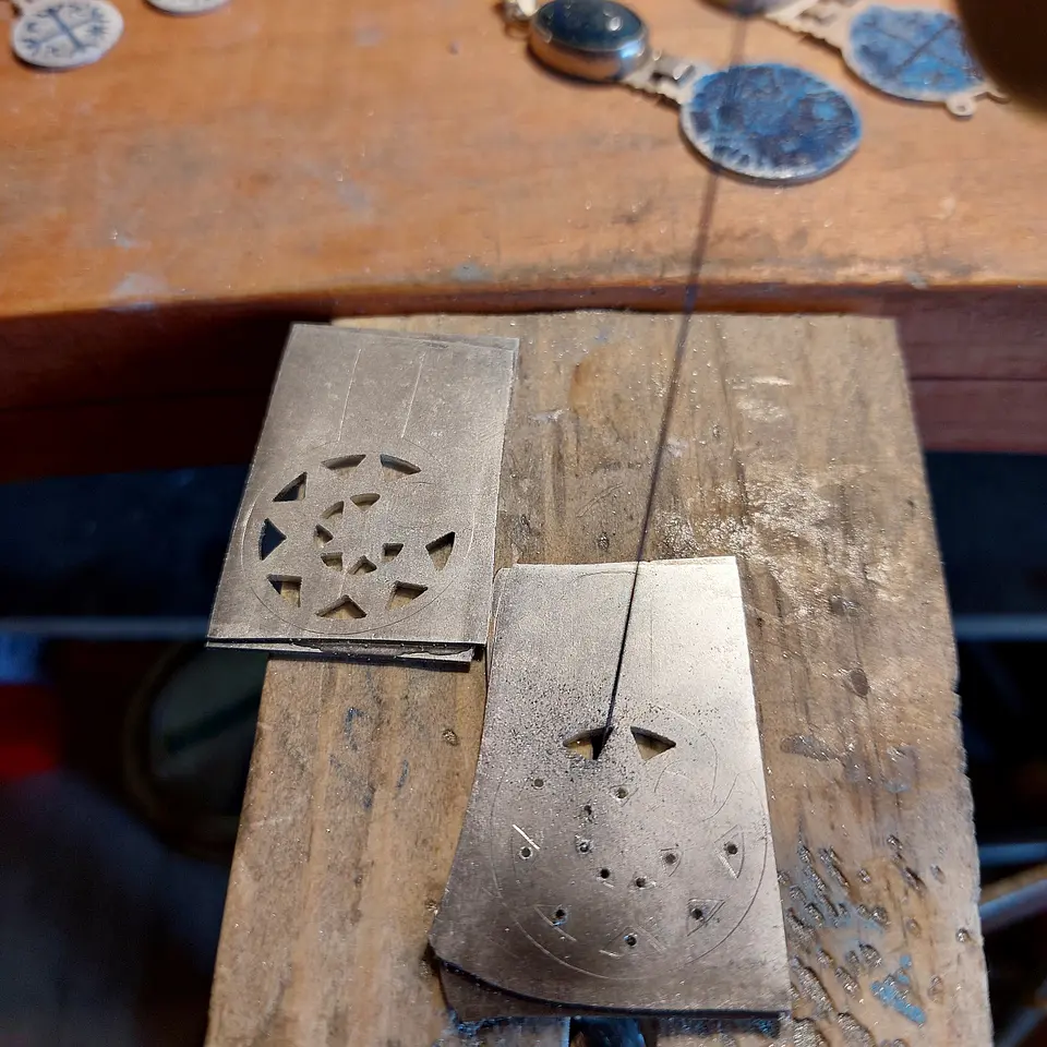 Collar Mapuche Toki Kura envejecido hecho a mano en plata 950 4