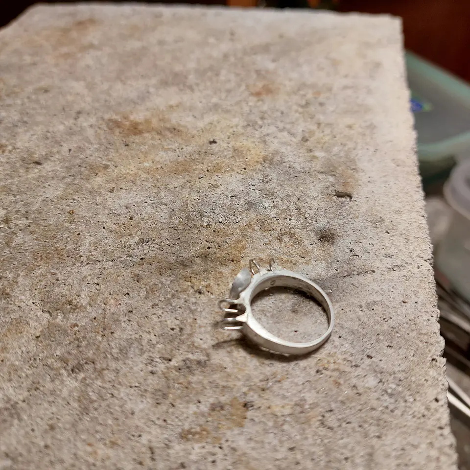Anillo Kultrún y Circones Amatistas hechos a mano en plata 950 2