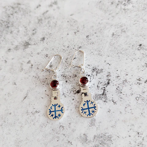 Pendientes Kultrún y Piedra Granate