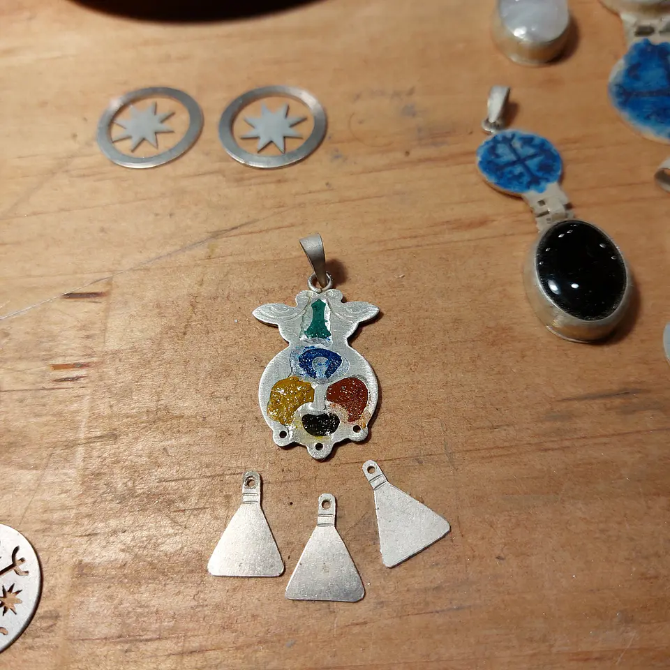 Collar Mapuche Pillán hecho a mano en plata 950 2