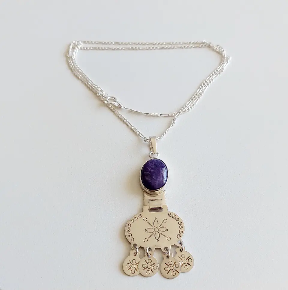 Collar Mapuche de plata 950 con Piedra Charoita  1