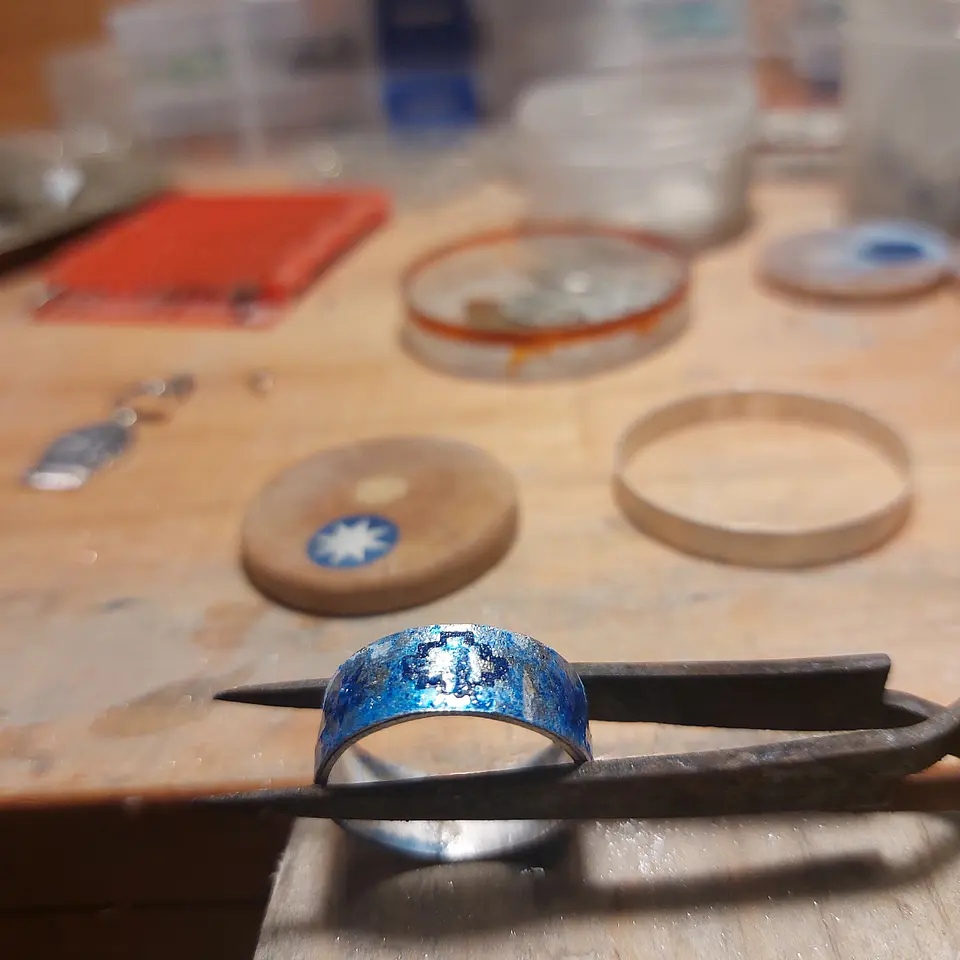 Anillo Mapuche hecho en Plata 950 y Oro 18k, diseño Chakana y Lucero de la mañana 5