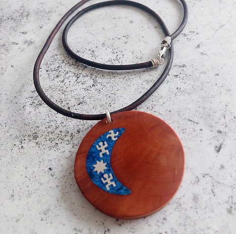 Collar Picoyo de Araucaria Milenaria, plata 950 y Lapislázuli