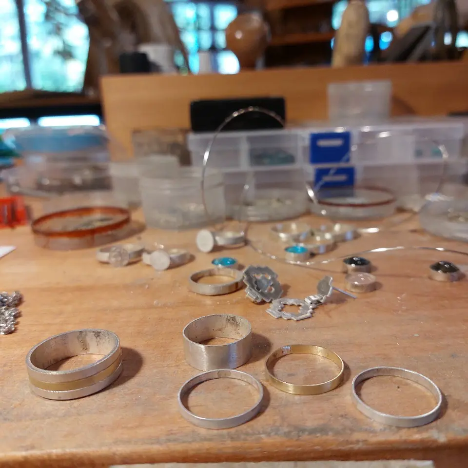 Anillo Mapuche Antu hecho a mano en Plata 950 y Oro 18k 6