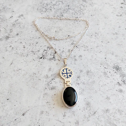 Collar Kultrún Mapuche y piedra Obsidiana